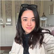 Ofrezco clases de inglés y euskera a nivel de educación primaria/secundaria. También ofrezco refuerzo escolar a nivel de primaria